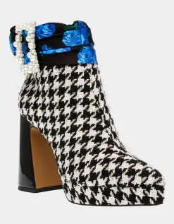 Betsey Johnson Idris Black/White<Women Shoes