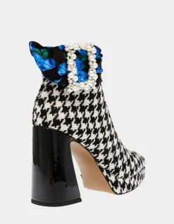 Betsey Johnson Idris Black/White<Women Shoes